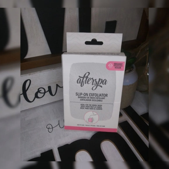 ❤️ ( BUNDLE, & GET ME FOR $3, READ BELOW! ) AFTERSPA Slip-On Exfoliator - Picture 1 of 5